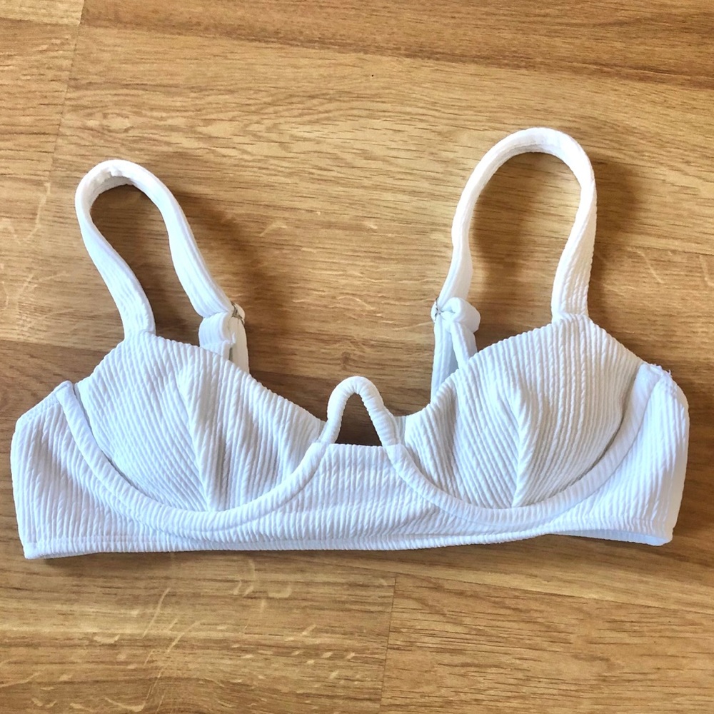 adjustable white underwire bikini top
